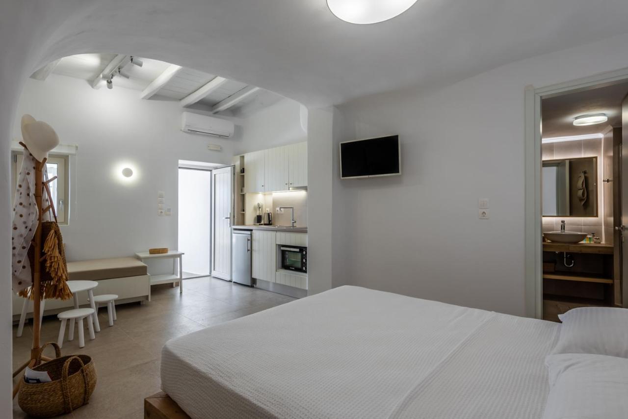 Anemi Suites Adamantas  Exterior photo