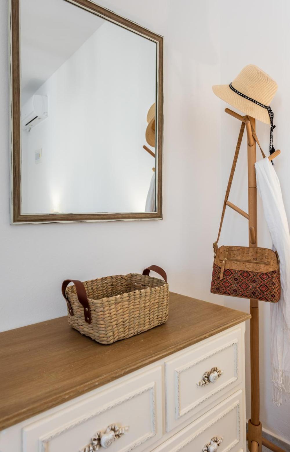 Anemi Suites Adamantas  Room photo